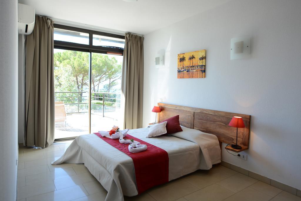 One-Bedroom Apartment Garden View